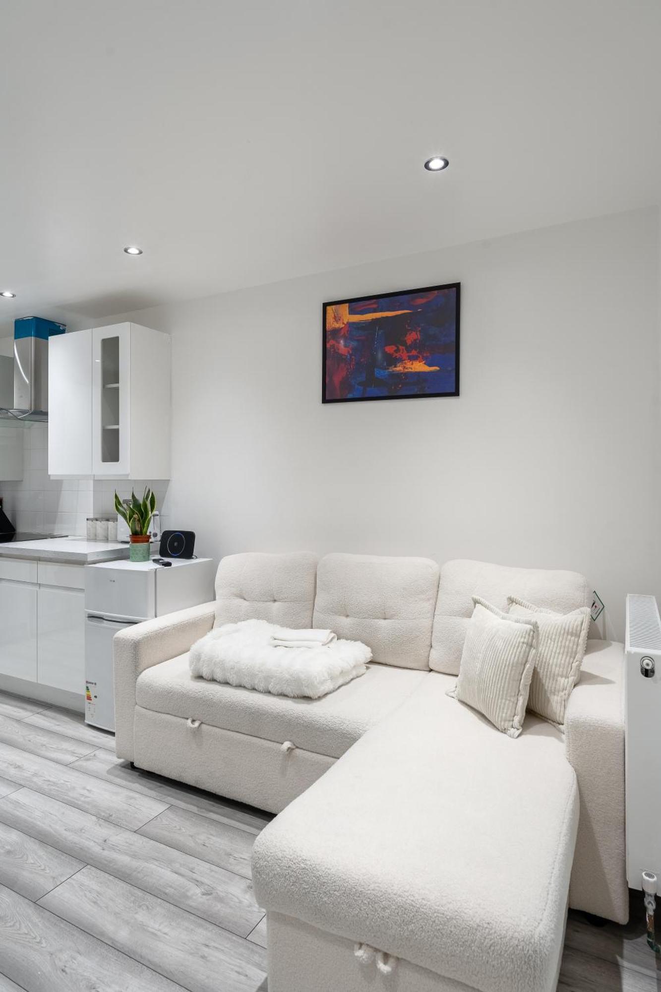 Beautiful Flat Near Central London - Entire Flat - Equipped Kitchen - Private Bathroom Экстерьер фото